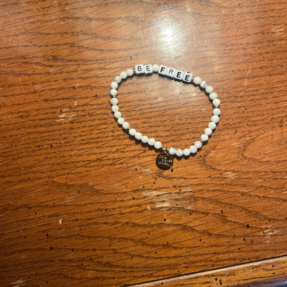 Inspirational White Beaded Bracelet with 'Be Free' Charm